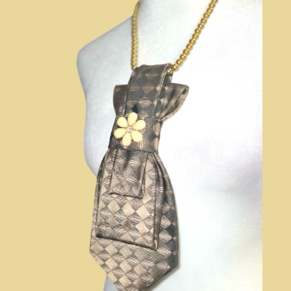 “Dainty Dapper”Brown Patterned Necktie Necklace W… - image 4